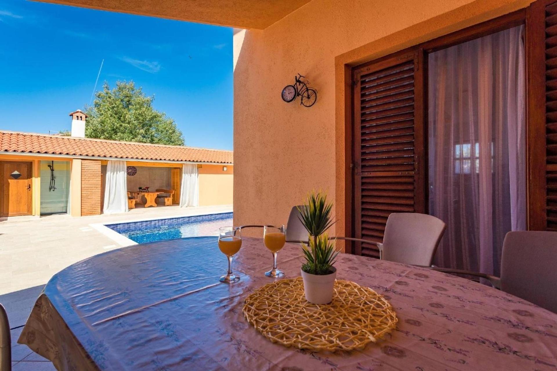 4 Schlafzimmer, 3 Badezimmer, Wohnzimmer, Voll Ausgestattete Kueche, Privater Pool, Sommerkueche, Grill, Garten Vikendica