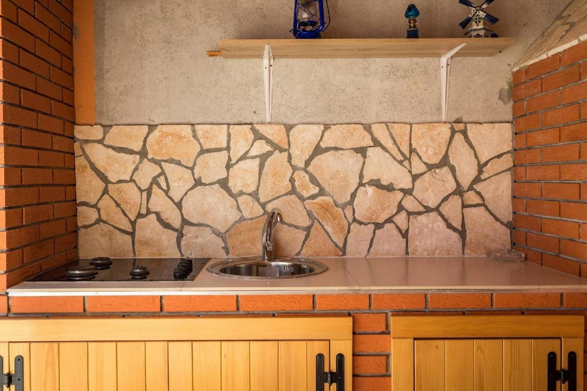 4 Schlafzimmer, 3 Badezimmer, Wohnzimmer, Voll Ausgestattete Kueche, Privater Pool, Sommerkueche, Grill, Garten *