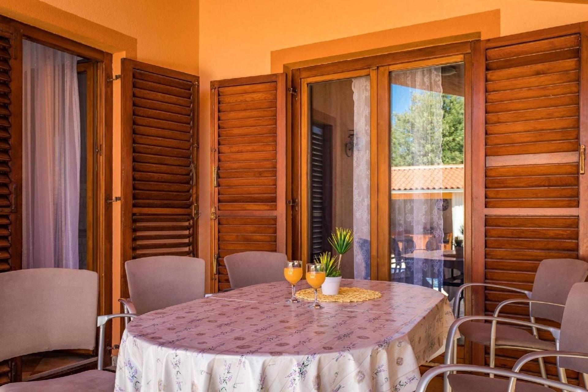4 Schlafzimmer, 3 Badezimmer, Wohnzimmer, Voll Ausgestattete Kueche, Privater Pool, Sommerkueche, Grill, Garten *